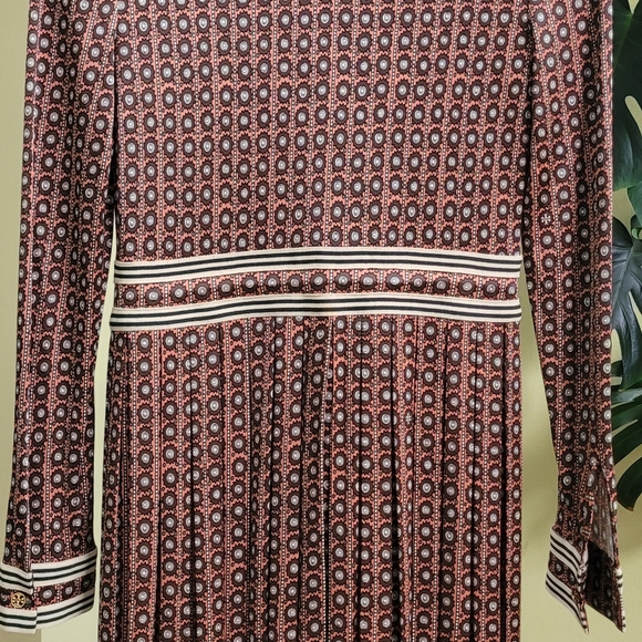 TORY BURCH Silk Blend Pleated Skirt Sun Prints All Over Dress Size Small - Picture 14 of 16